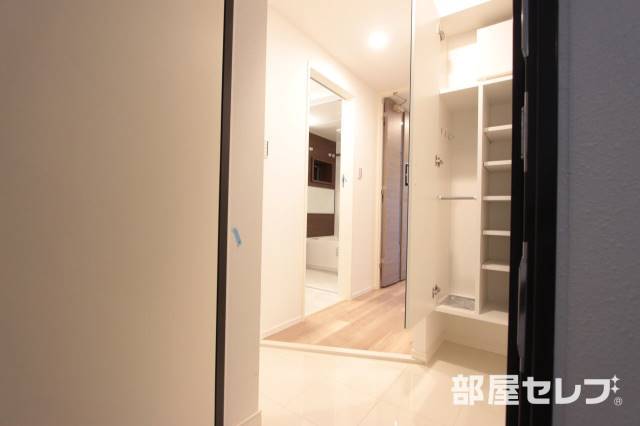 玄関　玄関回りもスッキリしてます