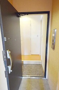 ＪＲ京浜東北線 横浜駅 徒歩13分 7階建 築12年の玄関写真