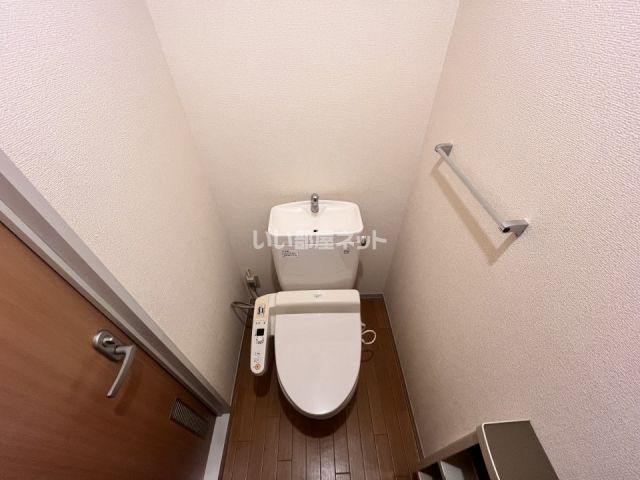 【シャーメゾンアナナス（A）のトイレ】