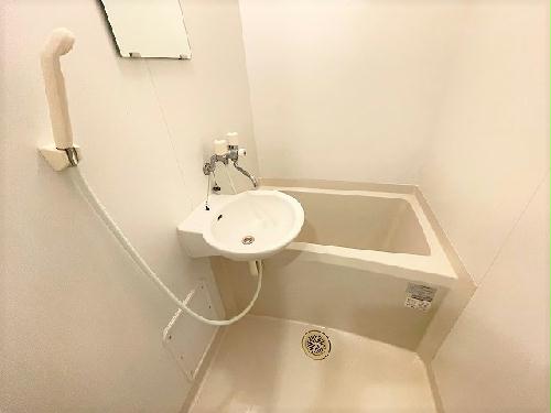 バス・シャワールーム　設備・仕様は号室により異なる為現況を優先致します。