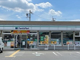 コンビニ　ファミリーマート奈良秋篠町店（コンビニ）まで968m
