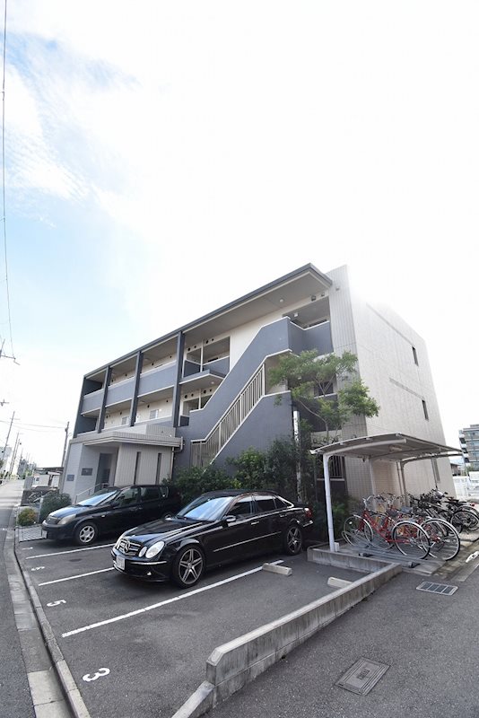 京都市伏見区竹田久保町のマンションの建物外観