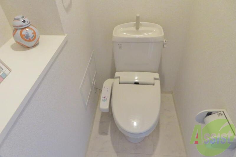 トイレ　インテリアが飾れるので、トイレもかわいくなりますね。