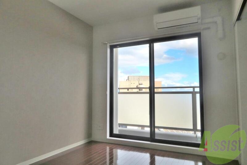 居室・リビング　窓が大きくて、明るいですね。