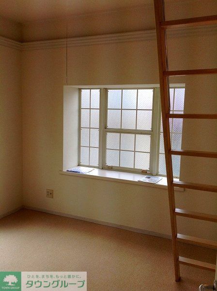 居室・リビング　部屋によって間取り、家具家電の有無が異なります