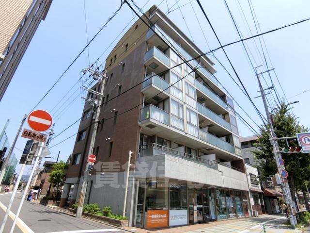 京都市北区小山西上総町のマンションの建物外観