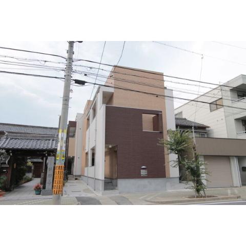 【サイプレスト松原町の建物外観】