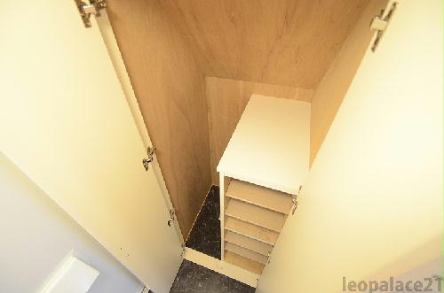 エントランス　設備・仕様は号室により異なる為、現状を優先致します。