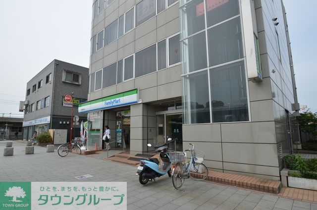 コンビニ　ファミリーマート蓮田駅東口店（コンビニ）まで851m