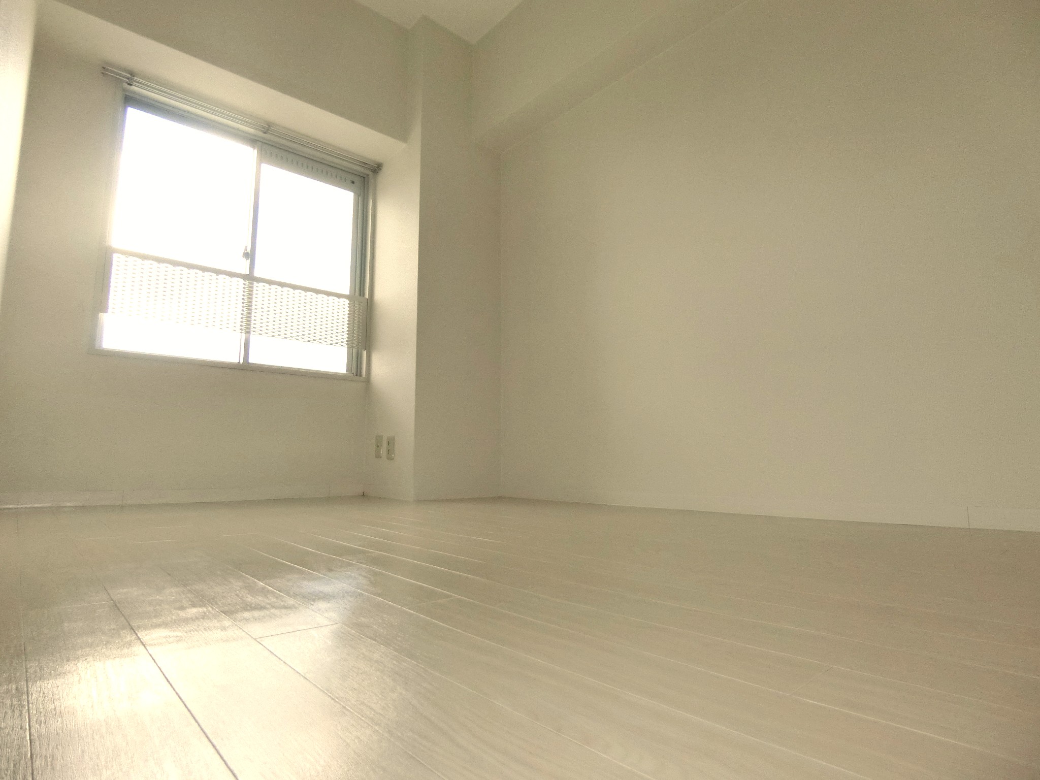 その他共有部分　明るい洋室です☆