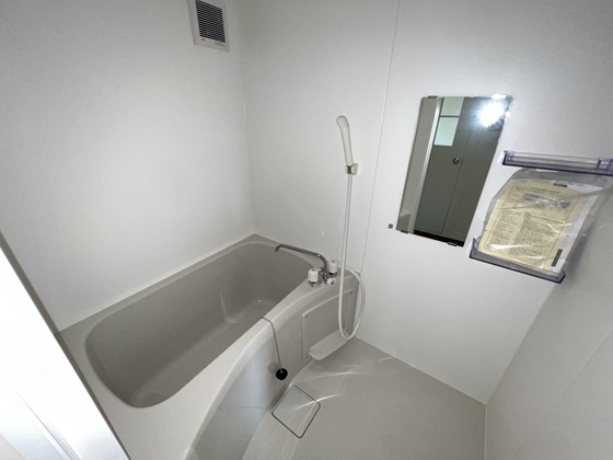 バス・シャワールーム　※別部屋の写真です