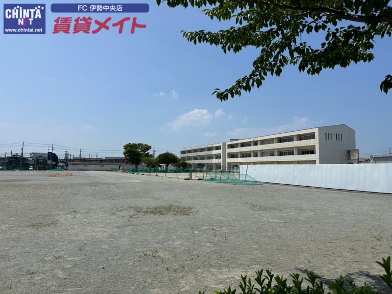 中学校　伊勢市立厚生中学校（中学校）まで1400m