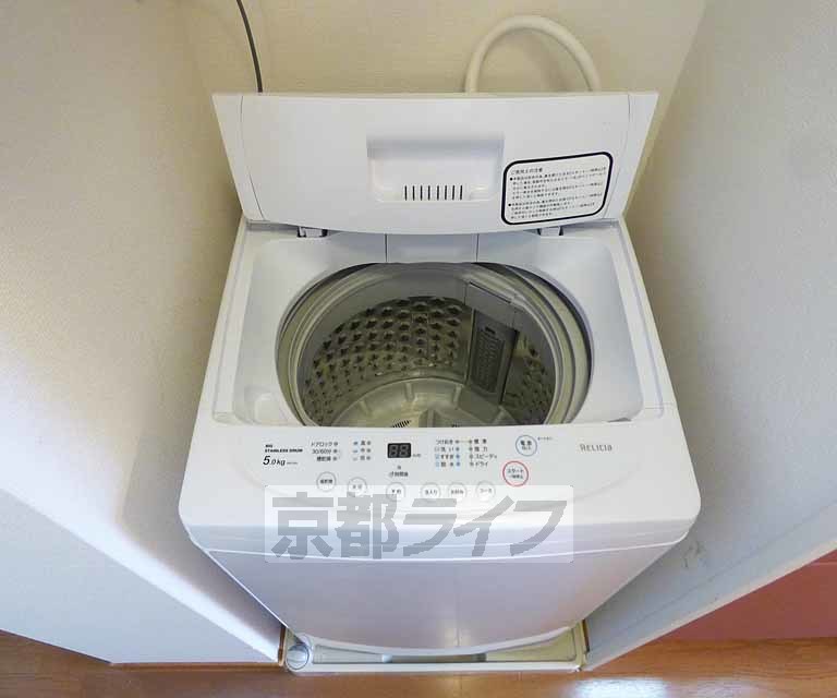 その他設備　備え付きの洗濯機です。