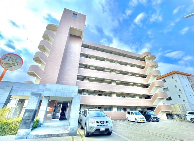 【メゾンドールの建物外観】