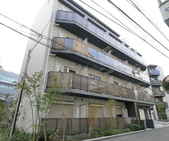 新宿区山吹町のマンションの建物外観