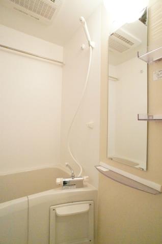 コンビニ　セブンイレブン（コンビニ）まで412m