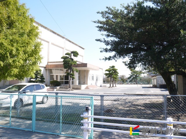 小学校　小郡小学校（小学校）まで300m