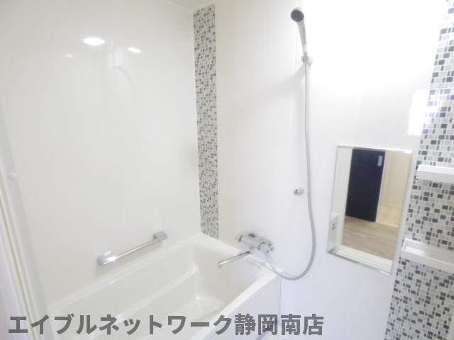 バス・シャワールーム　ゆったり過ごせるお風呂です