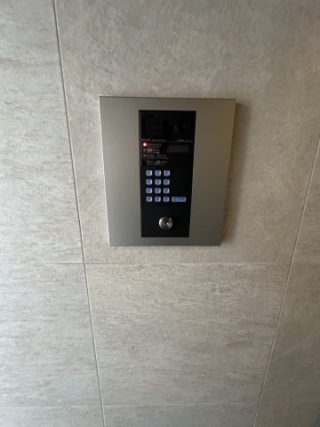 エントランス　エントランスオートロックです