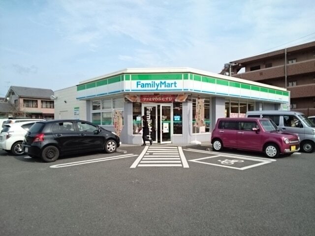 その他　ファミリーマート（その他）まで140m