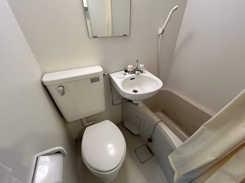 バス・シャワールーム　同物件別部屋の写真です