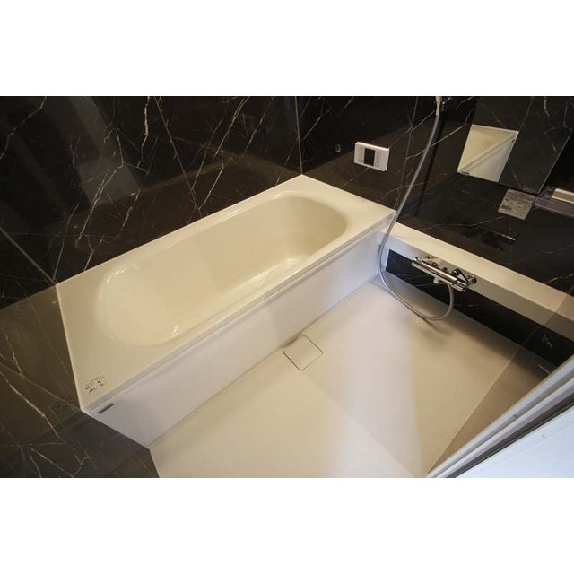 バス・シャワールーム　一坪風呂・浴室乾燥付き