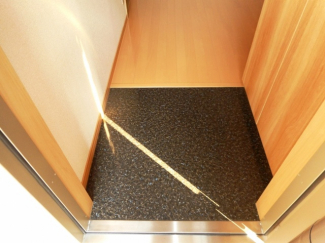 玄関　アムール準