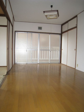 収納　写真は別号室です。