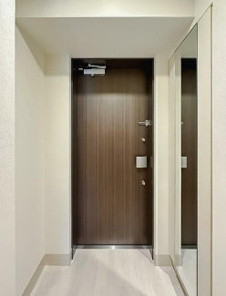 玄関　フロンティアレジデンス錦糸公園