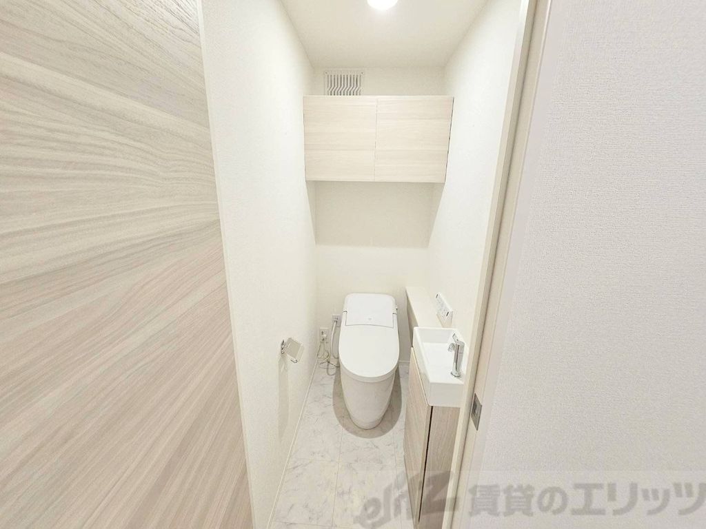 トイレ　下駄箱