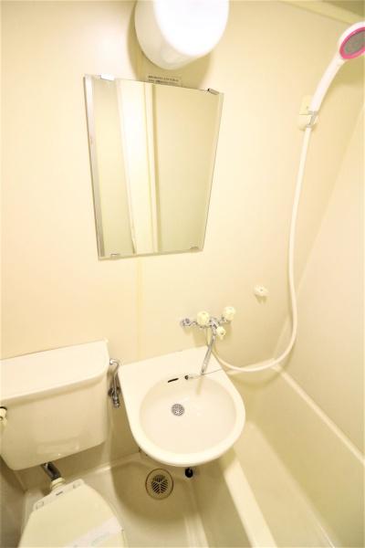 洗面設備　別の部屋より