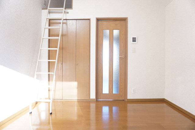 その他部屋・スペース　バルコニー側からみたお部屋です☆