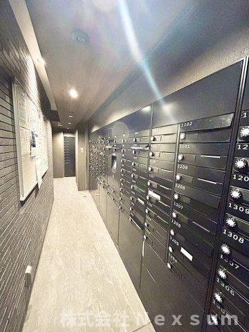 エントランス　落ち着いたエントランスです