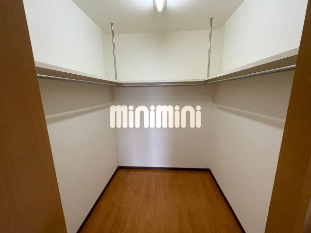 収納　ウォークインクローゼット