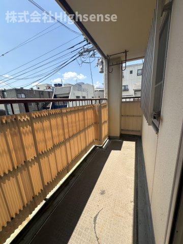 バルコニー　陽当たり良好なバルコニーです