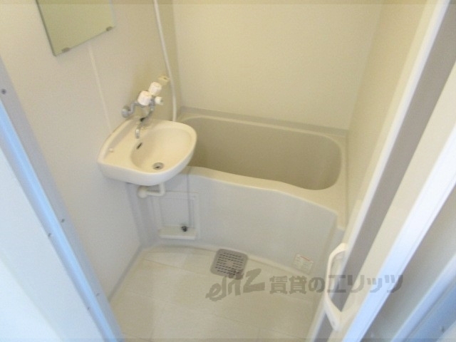 バス・シャワールーム　バス