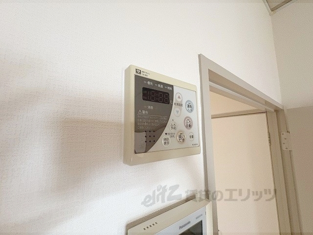 その他設備　給湯器リモコン