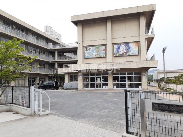 小学校　大津野小学校（小学校）まで1904m