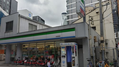 コンビニ　ファミリーマート名駅柳橋店（コンビニ）まで92m