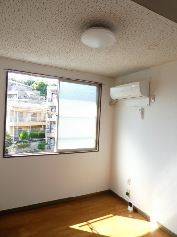その他部屋・スペース　バルコニーはありません。エアコン付きです♪
