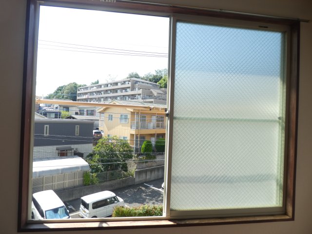 眺望　窓からの眺望ですが、前面に高い建物が無く陽当り眺望良好です♪