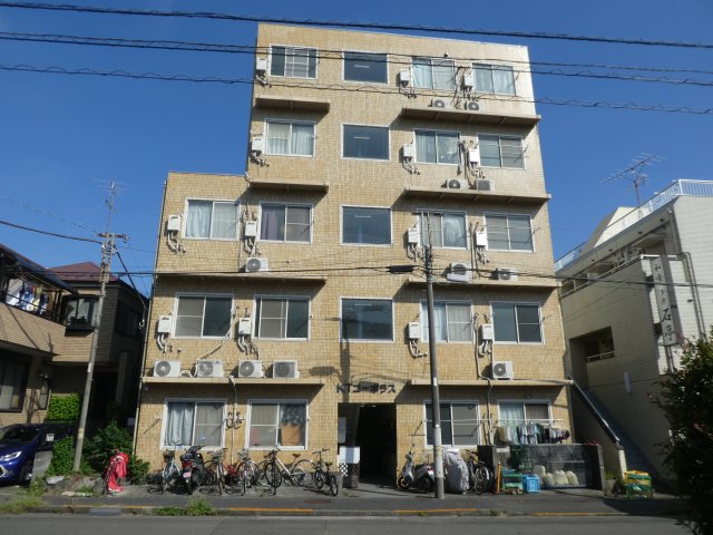 建物外観　写真は３０７のものです。西向き２階角部屋陽当り眺望良好です♪