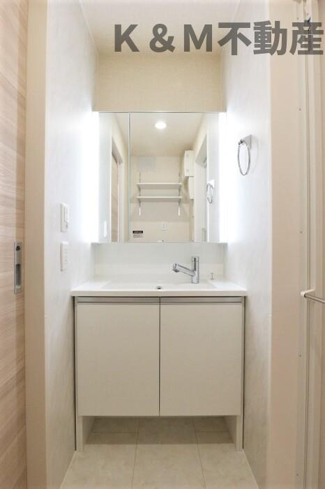 洗面設備　使いやすい洗面所です