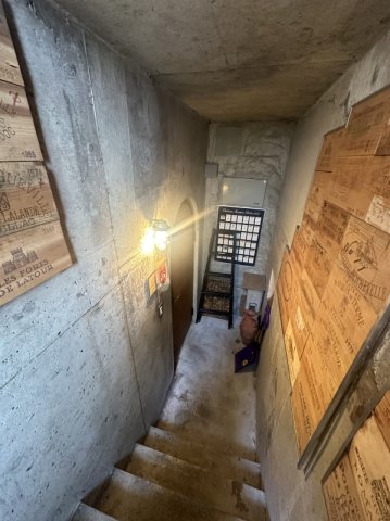 その他　地下室入口
