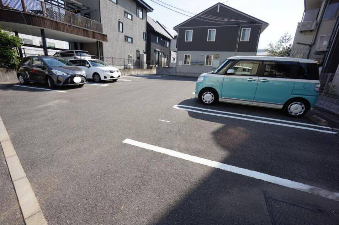 駐車場　駐車場