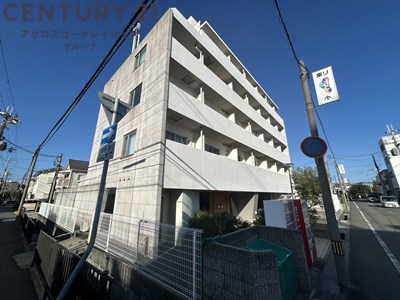 建物外観　エレベーター付きで重い荷物も楽々♪