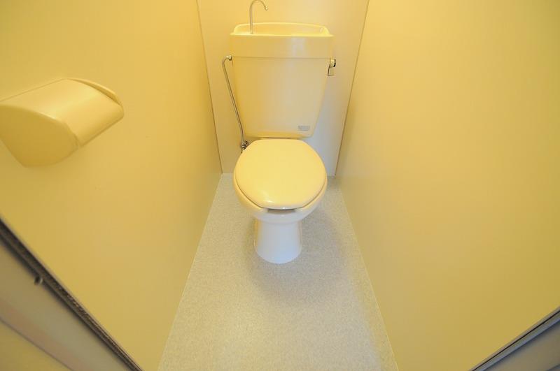 山陽電鉄本線 白浜の宮駅 徒歩9分 2階建 築32年のトイレ写真