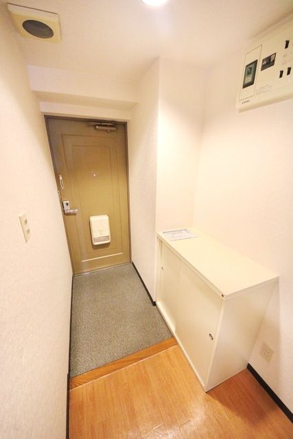 玄関　※同間取り別部屋参考写真