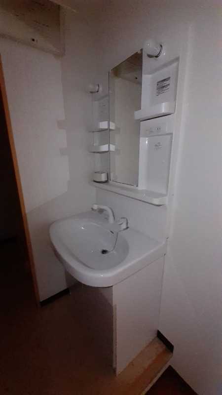洗面設備　※別部屋の反転した同じ仕様の間取り写真となっております。参考