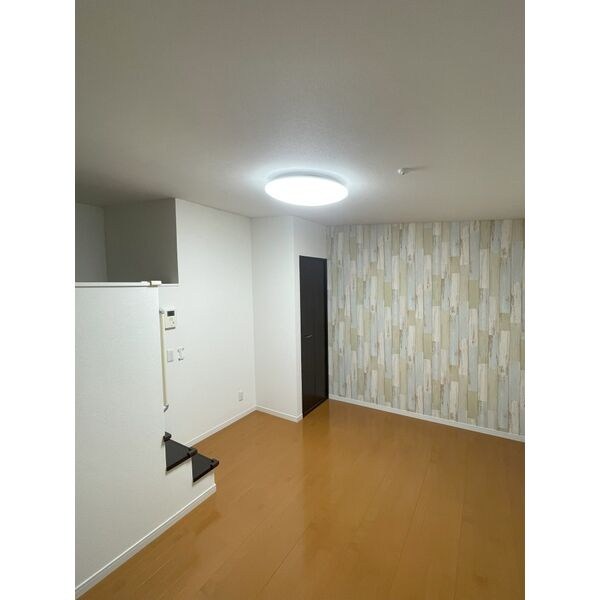 居室・リビング　別号室写真